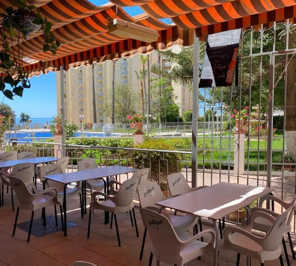 Apartment Next To Puerto Marina 베날마데나코스타