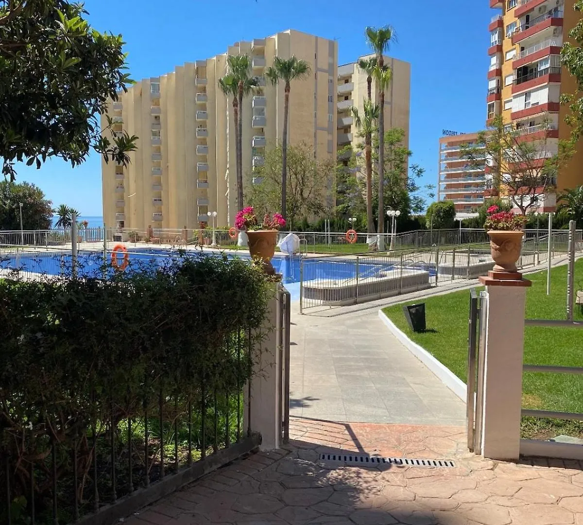 Apartment Next To Puerto Marina 베날마데나코스타 0*,