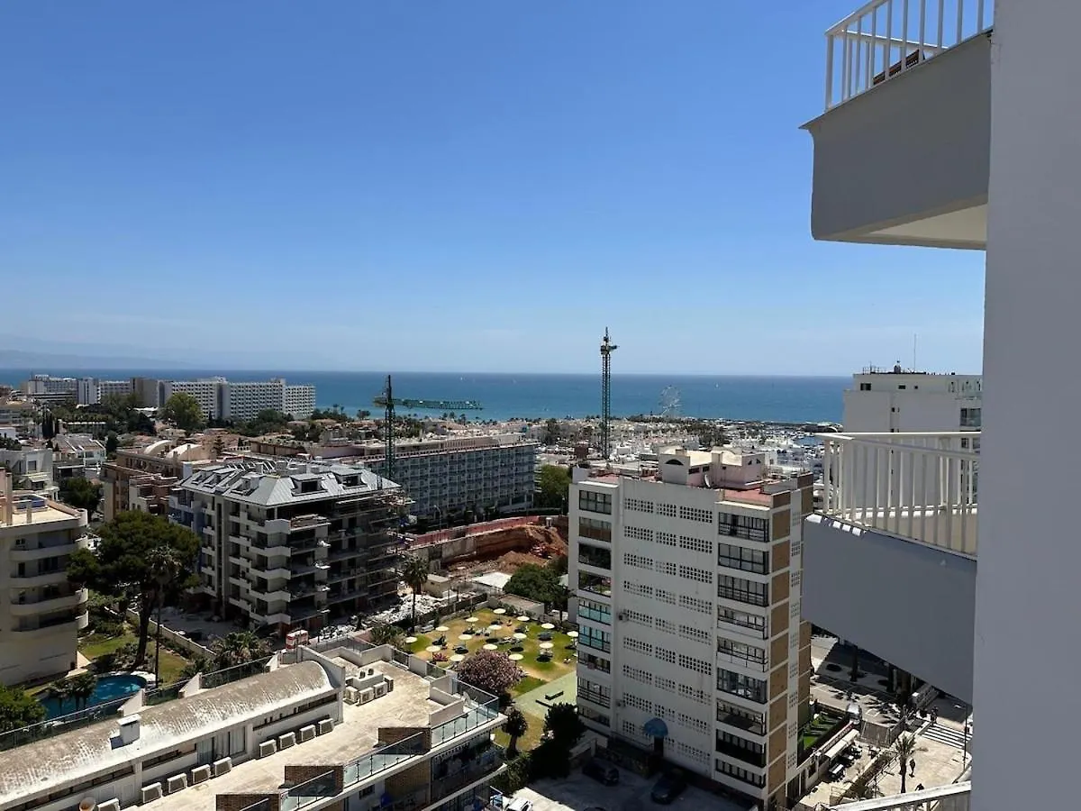 Apartment Next To Puerto Marina 베날마데나코스타